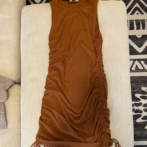 Bodycon Ruched Mini Dress - Picture 5 of 9